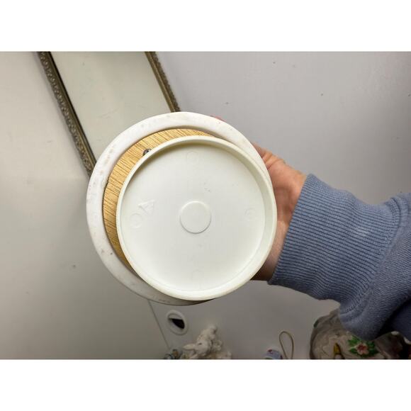 Rare Vintage Kitty Cucumber Cat and Snowman music box, works - Picture 8 of 10